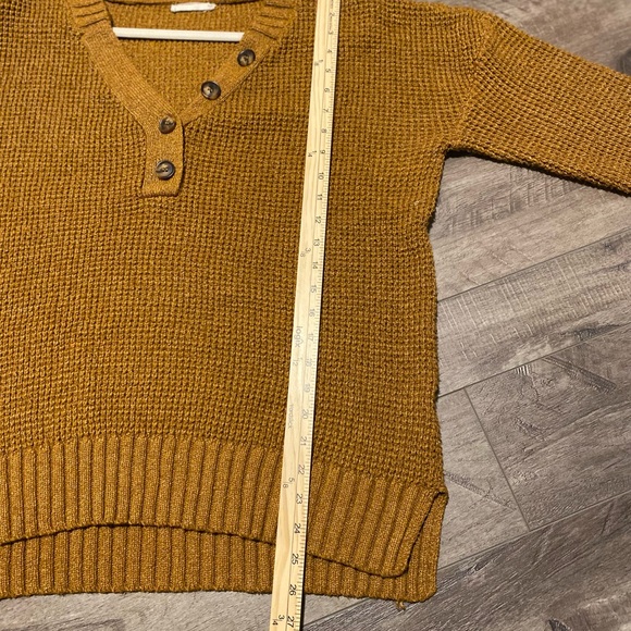 New In Oversized Caramel Colored Waffle Knit Button V Neck Sweater - Picture 7 of 7